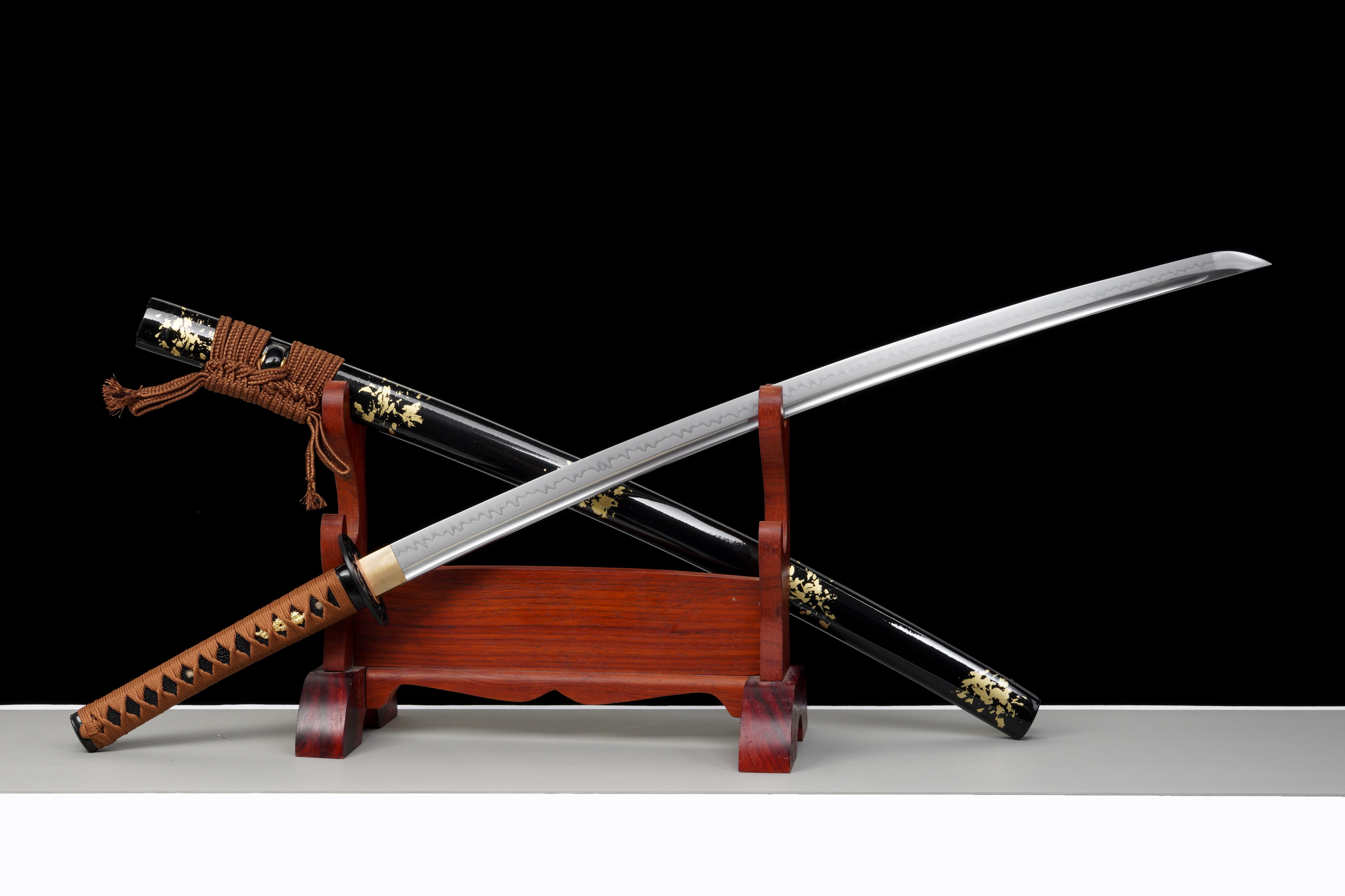 Katana Autumn Crest T10 Clay Tempered Blade with Black Rayskin 秋紋