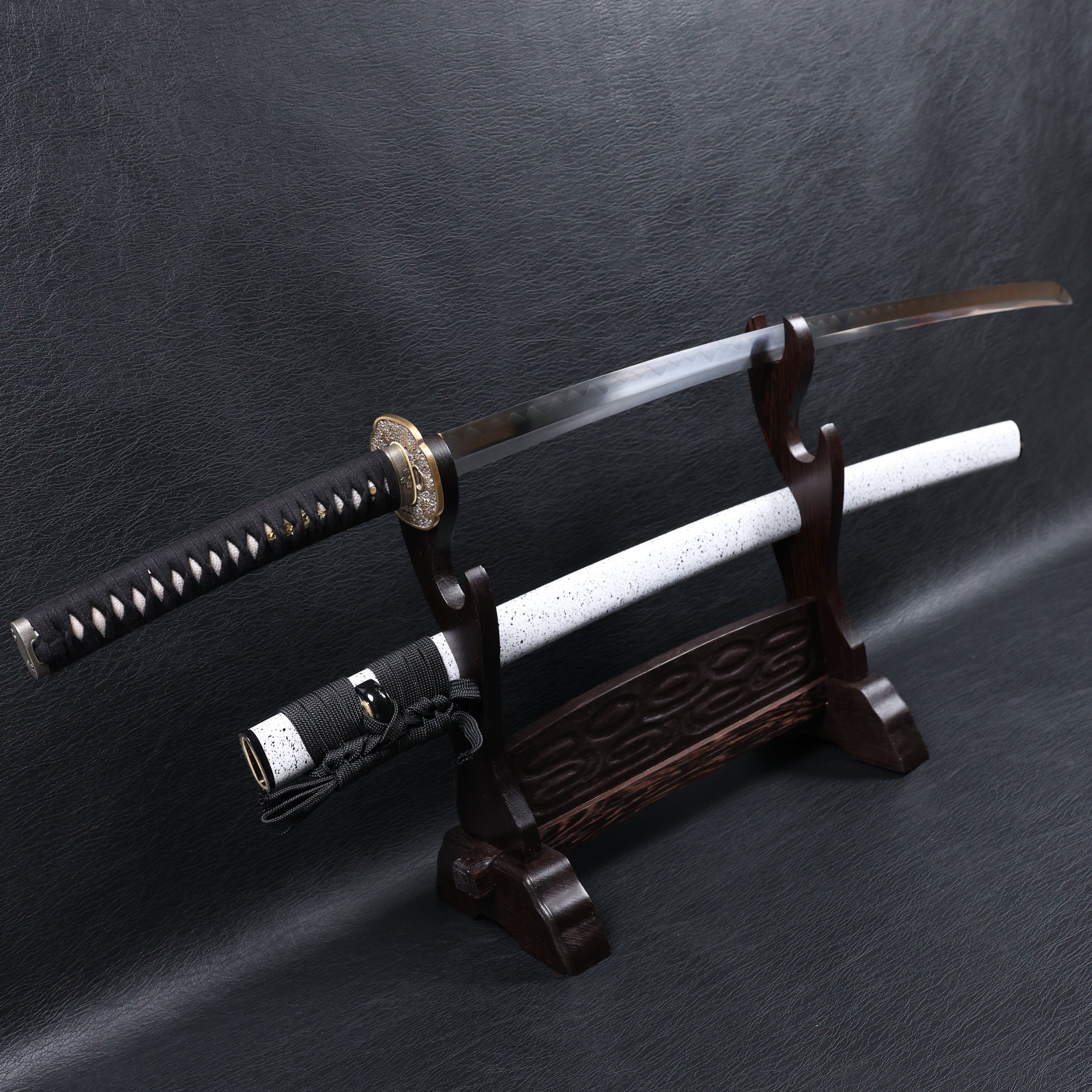 Katana Nobutsuna T10 Clay Tempered Blade with Notare Wave Hamon | KSA Huo