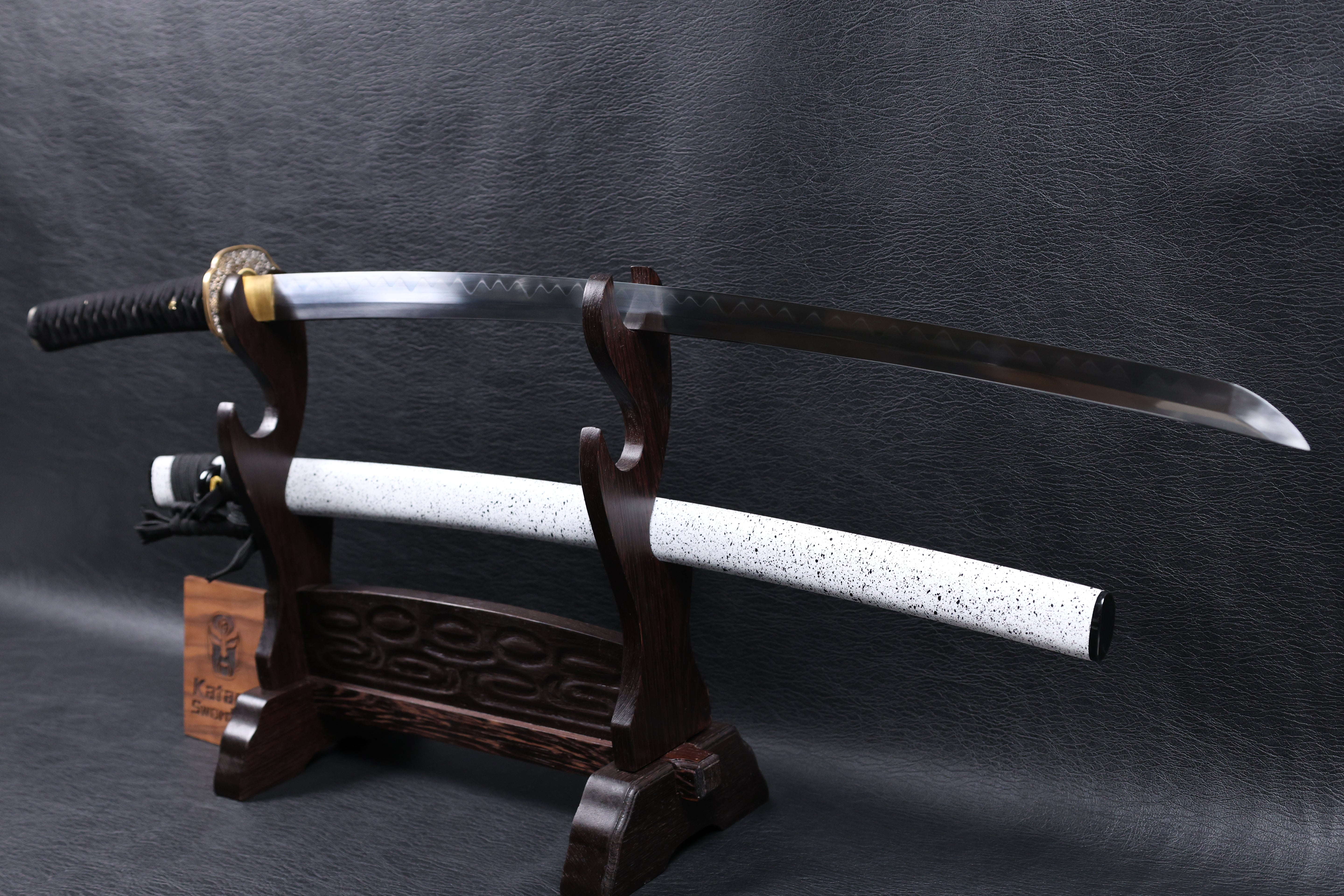 Katana Nobutsuna T10 Clay Tempered Blade with Notare Wave Hamon | KSA Huo