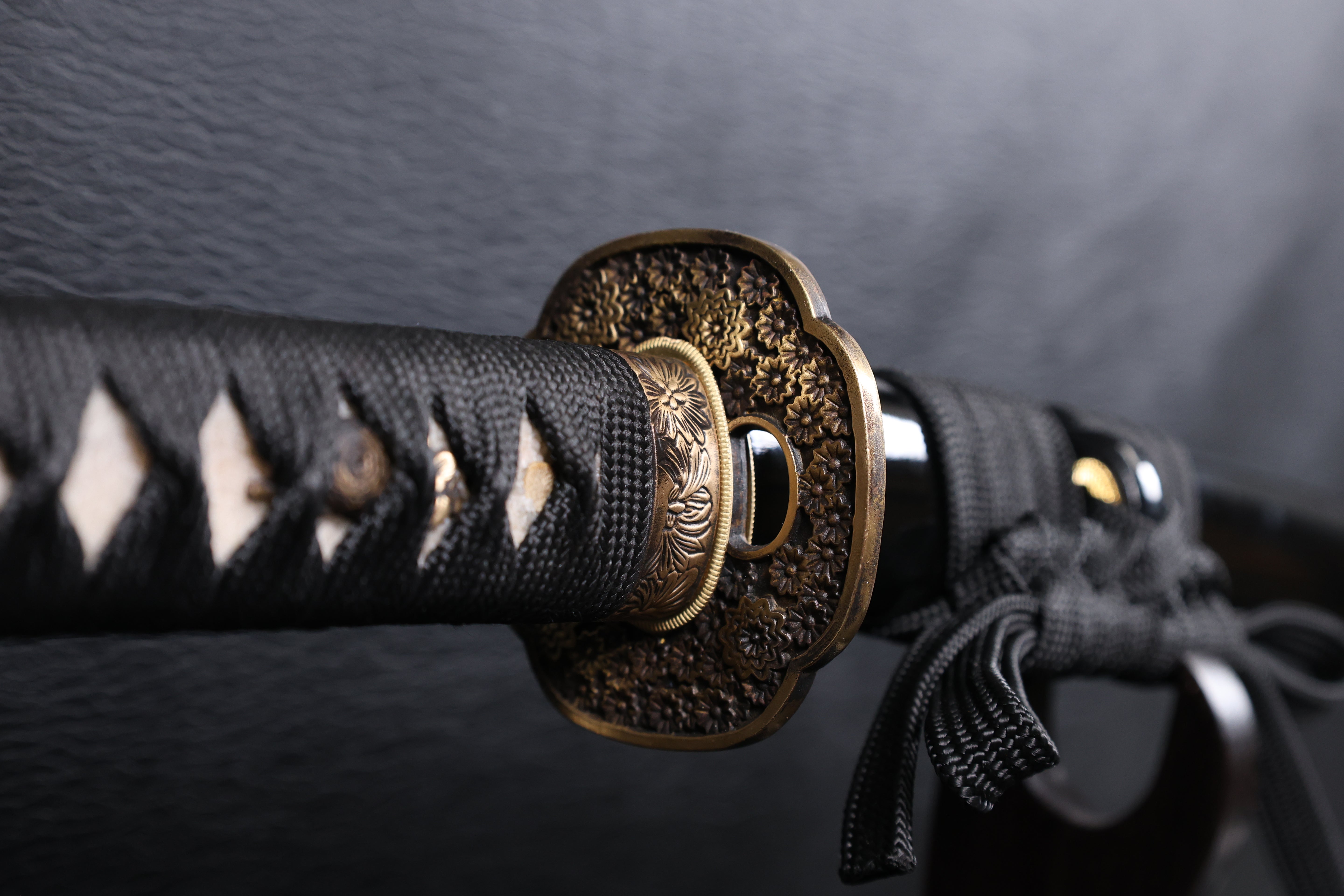 Katana Floral Eclipse Spring Steel Black Saya Genuine Rayskin