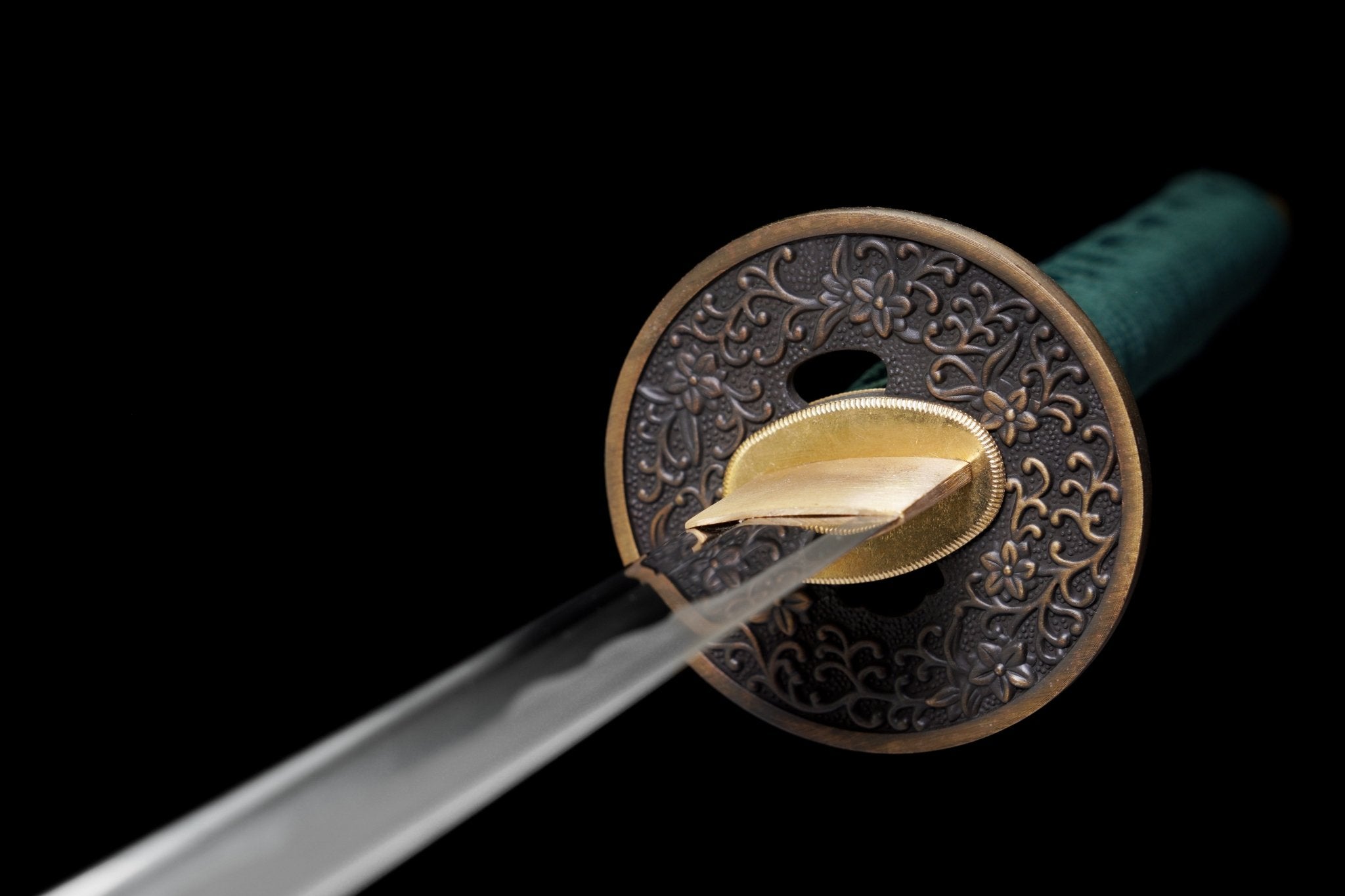 Katana Verdant Vines Black Brushstroke Saya Genuine Rayskin 翠唐草 | KatanaSwordArt Katana For Sale 2025