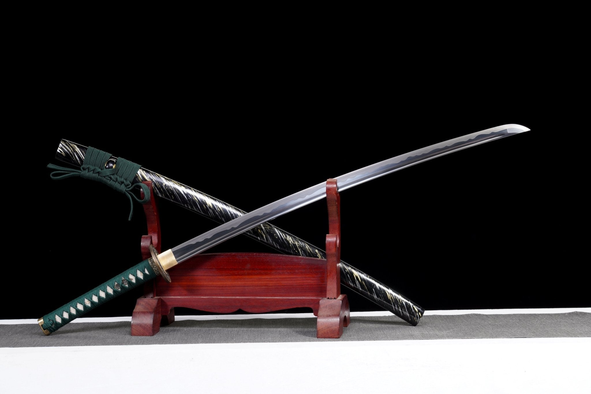 Katana Verdant Vines Black Brushstroke Saya Genuine Rayskin 翠唐草 | KatanaSwordArt Katana For Sale 2025