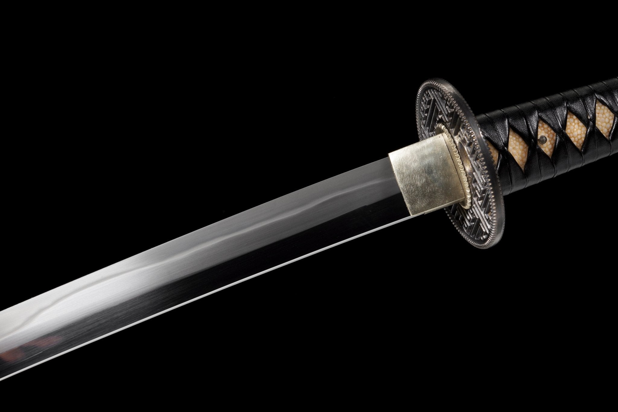 Performance Katana Manji Sukashi High Carbon Clay Tempered Tenshō Koshirae 萬字 | KatanaSwordArt Katana For Sale 2025