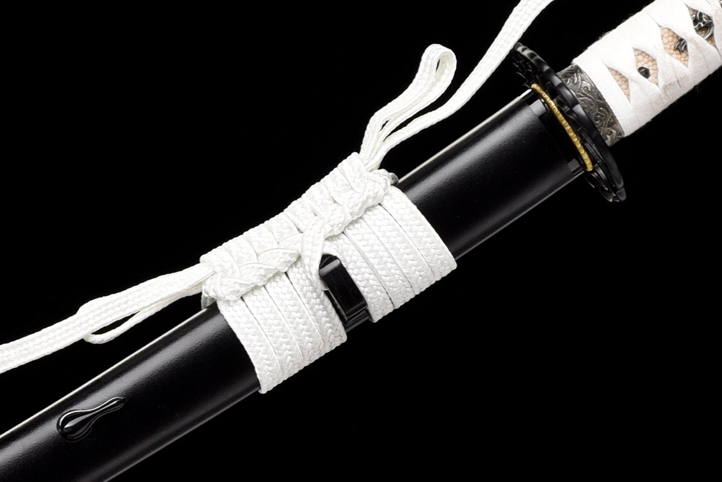 Performance Katana Snow Petal High Carbon Clay Tempered Black Saya 雪花 | KatanaSwordArt Katana For Sale 2025