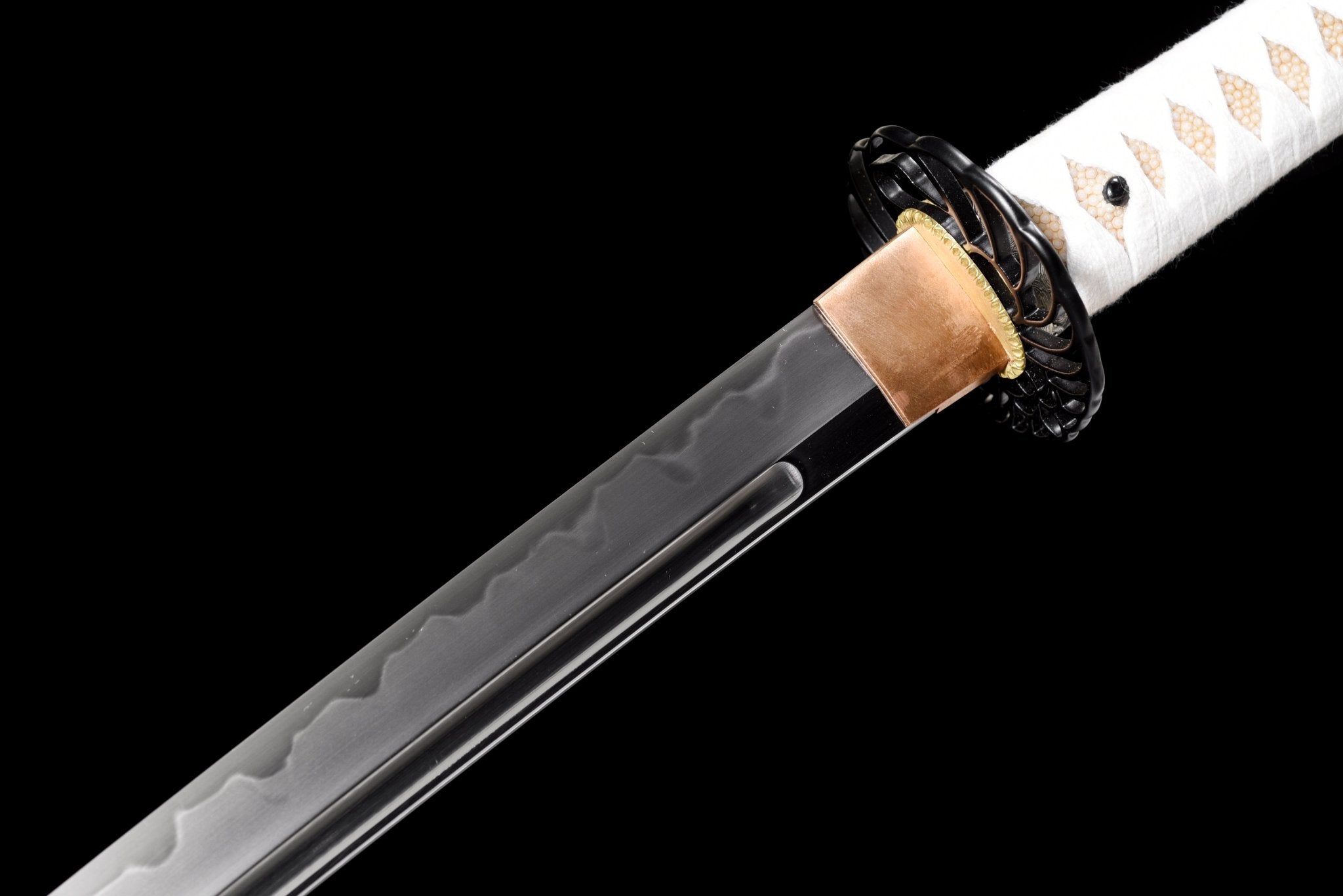 Performance Katana Snow Petal High Carbon Clay Tempered Black Saya 雪花 | KatanaSwordArt Katana For Sale 2025