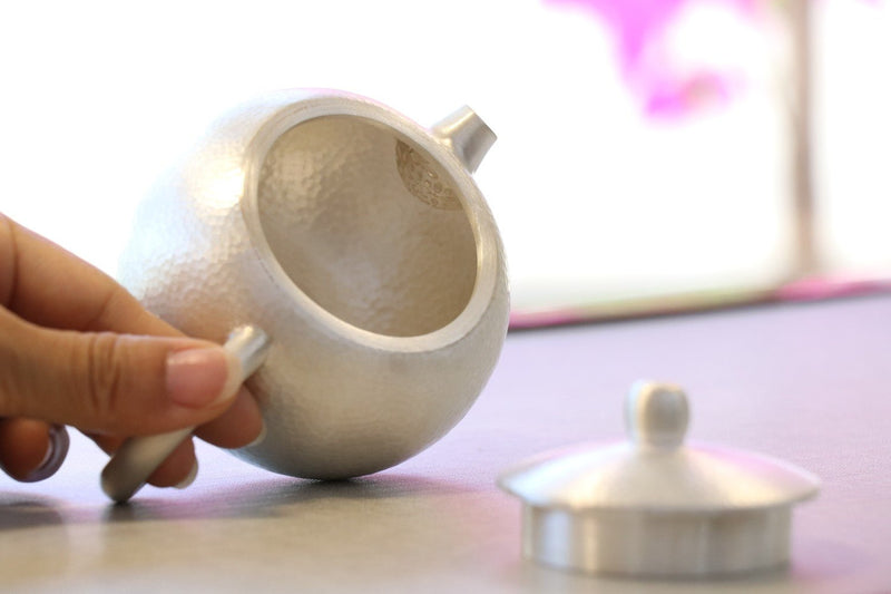Pure Silver Teapot XiShi Style Hammer Pattern For Sale | KatanaSwordArt Japanese Katana