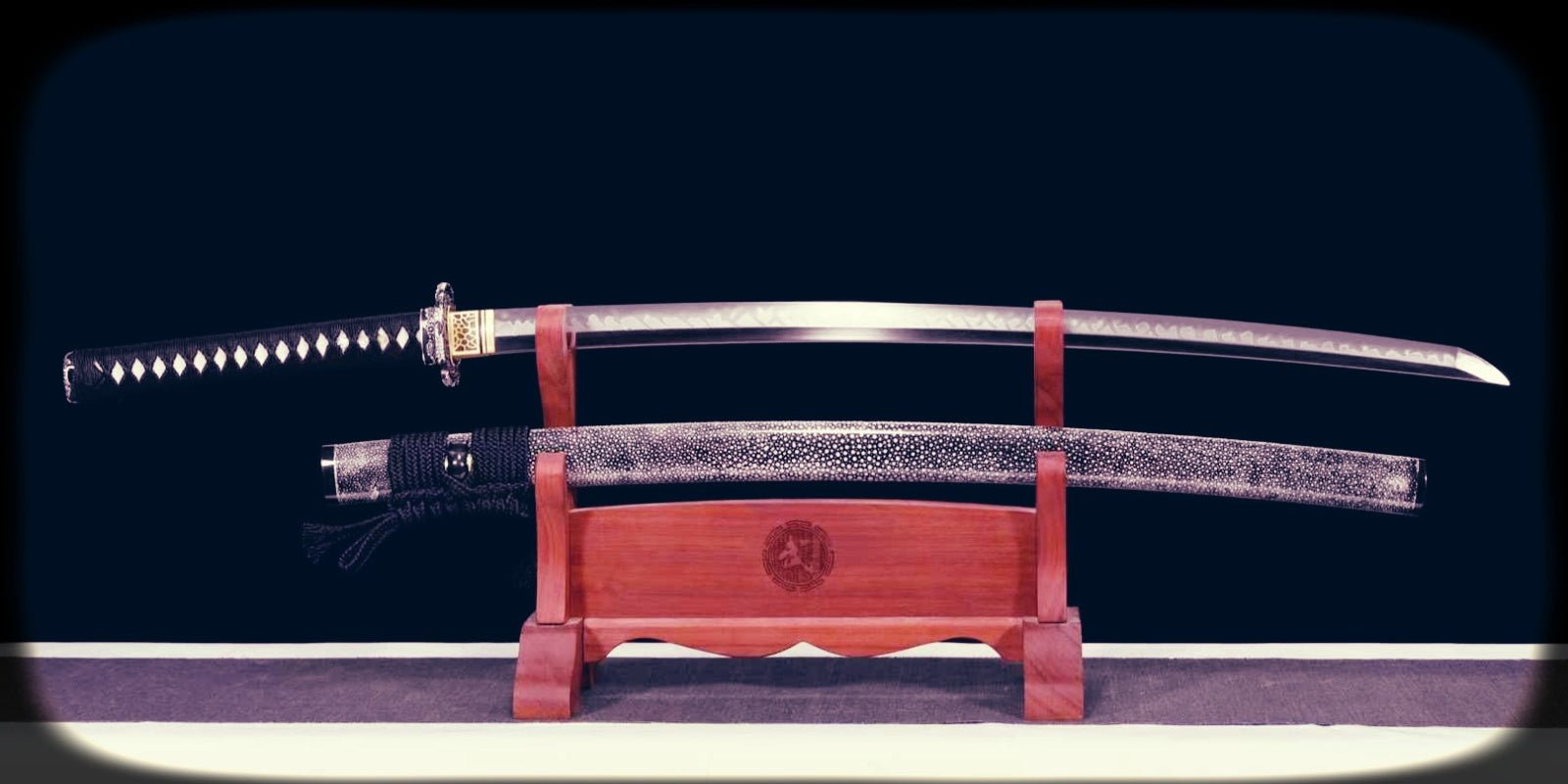 How the Tsuba Enhances Balance in Traditional Katana Swords - KatanaSwordArt Australia