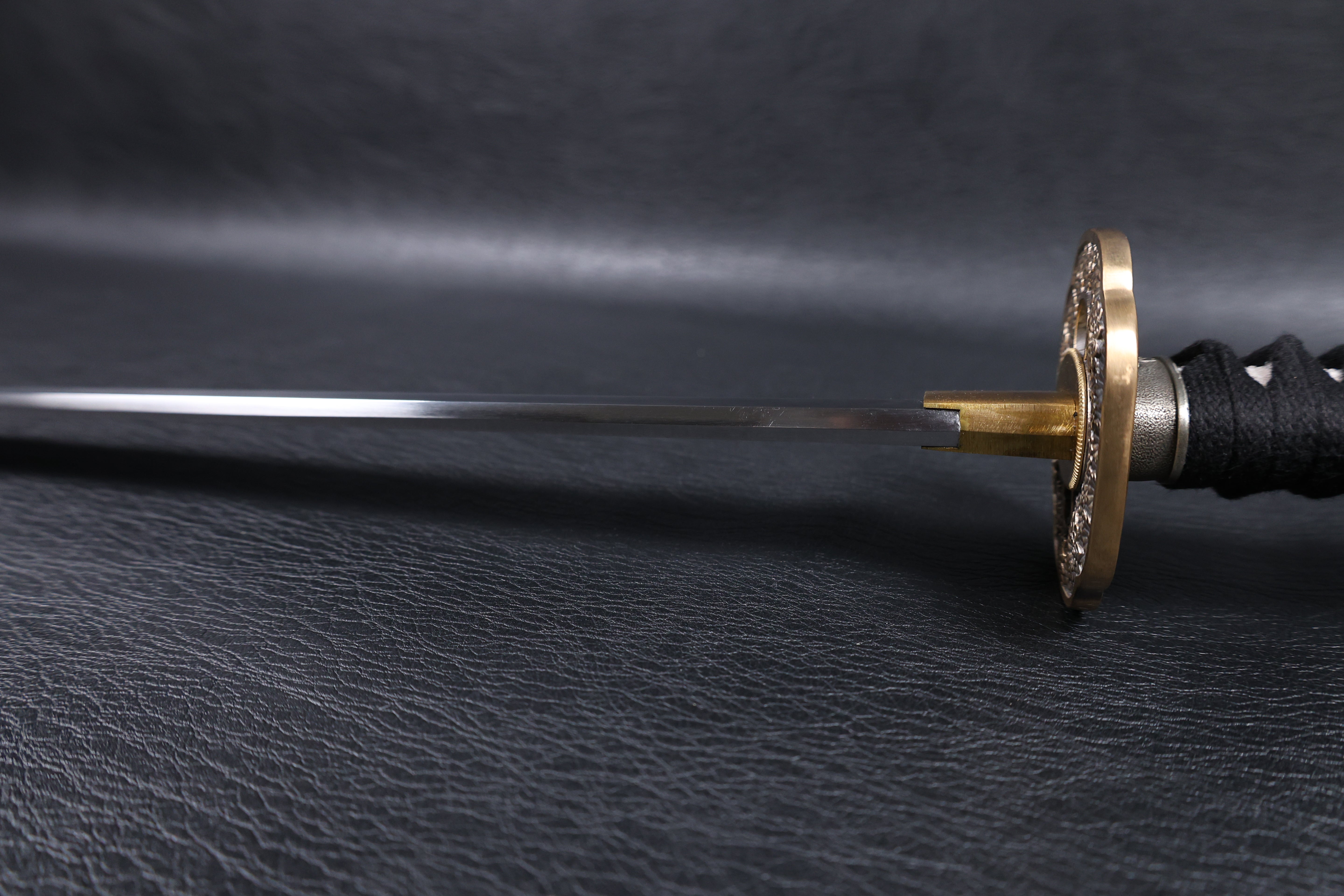 Katana Nobutsuna T10 Clay Tempered Blade with Notare Wave Hamon | KSA Huo