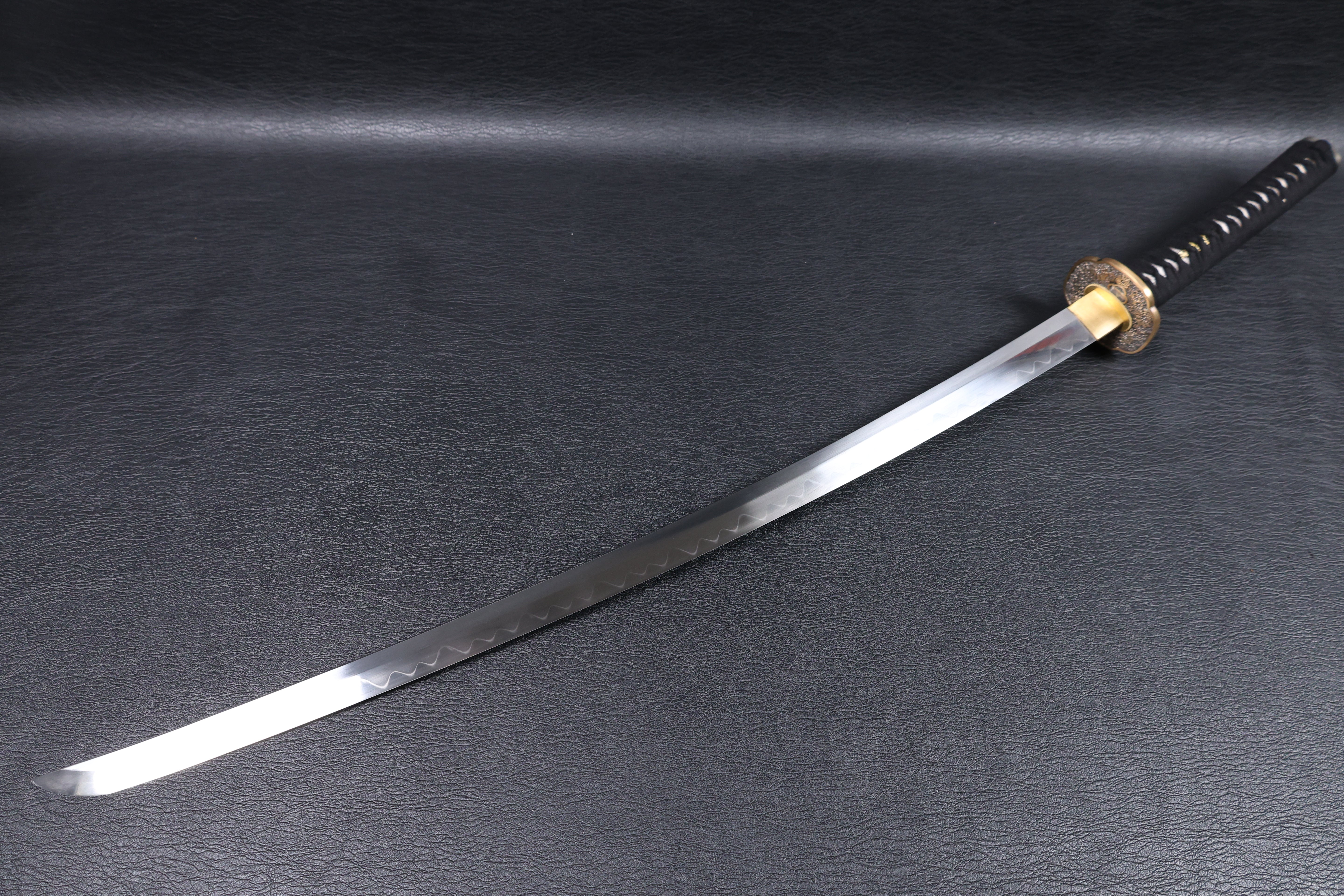 Katana Nobutsuna T10 Clay Tempered Blade with Notare Wave Hamon | KSA Huo