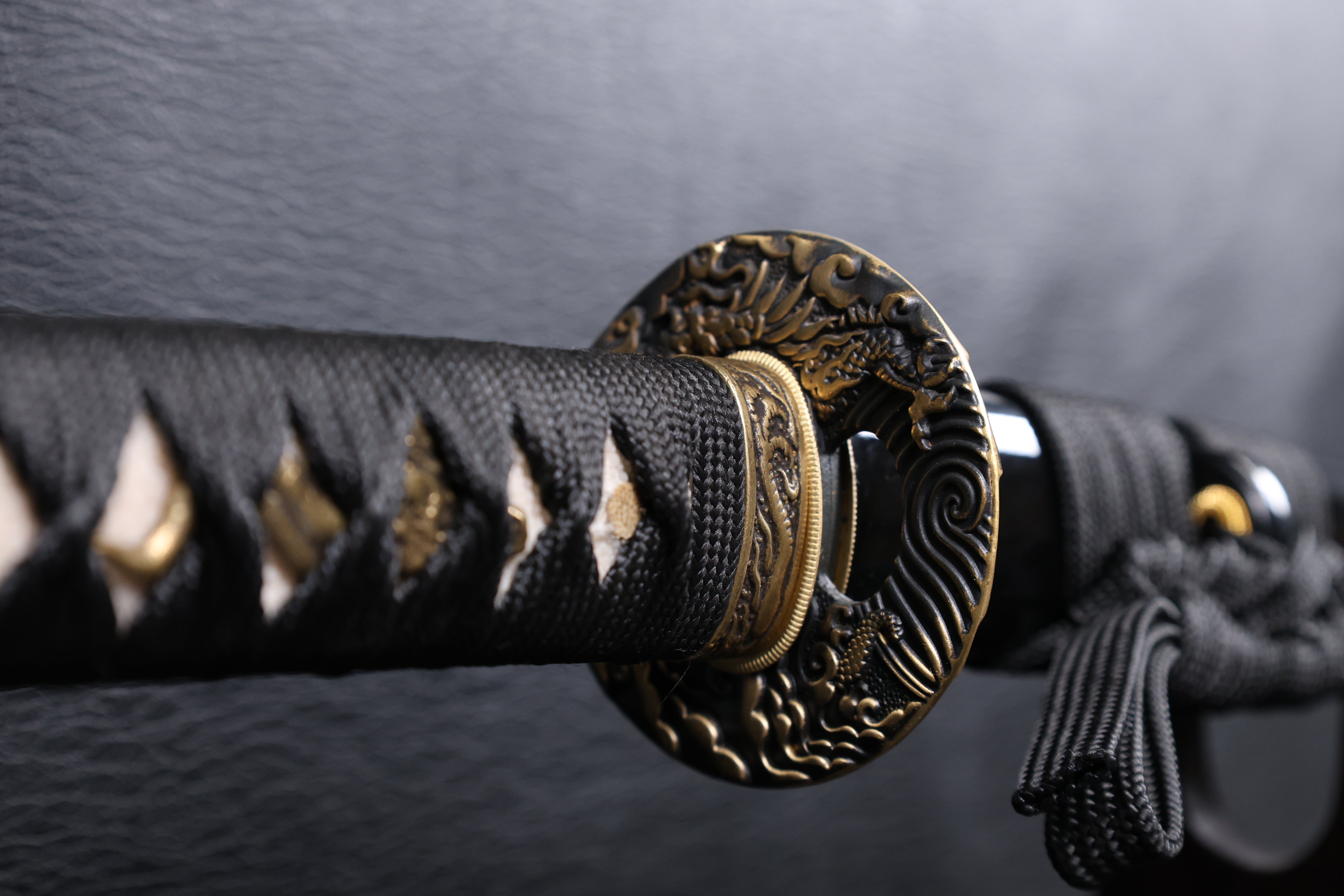 Katana Dragon Ascent Spring Steel Black Saya Genuine Rayskin