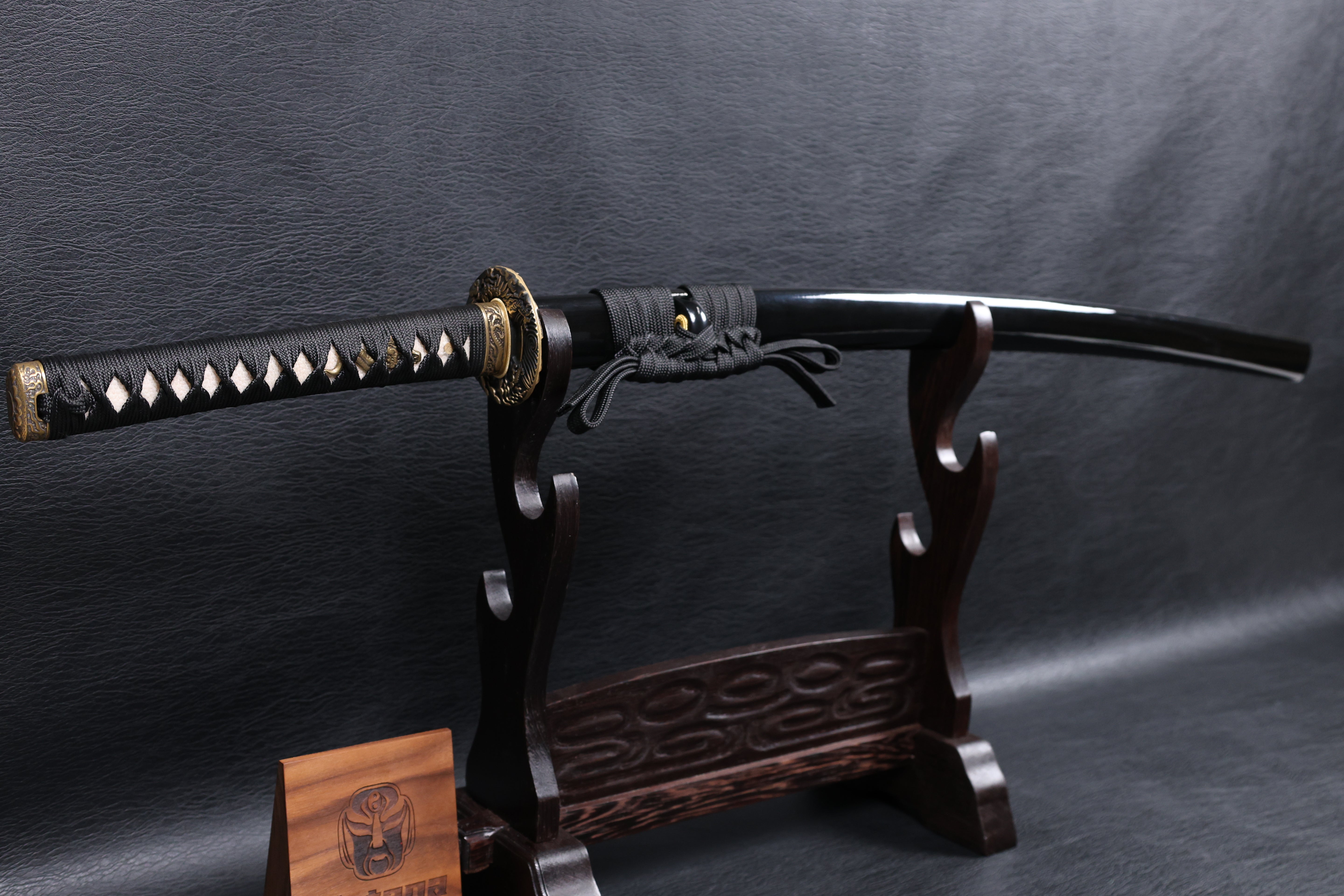 Katana Dragon Ascent Spring Steel Black Saya Genuine Rayskin