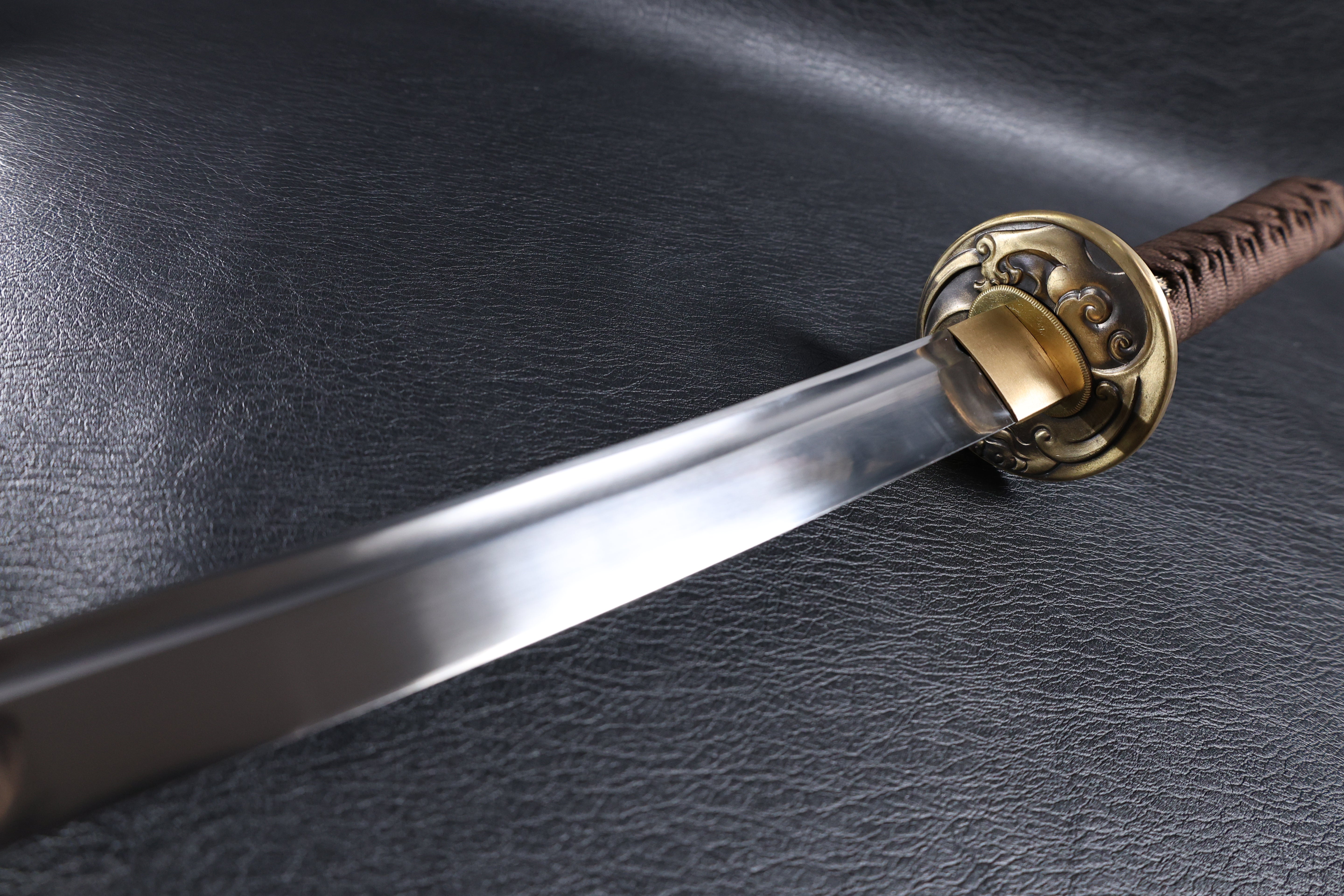 Katana Storm Tiger Spring Steel Black Saya Genuine Rayskin