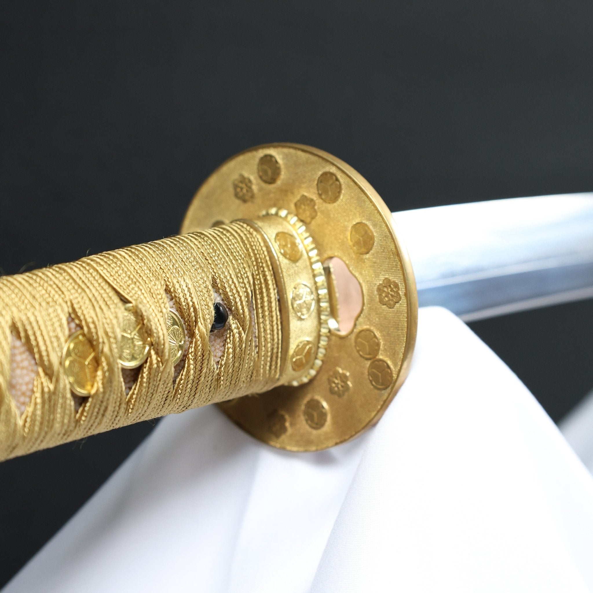 Katana Mitsuba Aoi Radiance Kobuse Blade Kin-aoi Koshirae 葵耀 | TangGu Sword | TangGu Sword Katana For Sale 2026