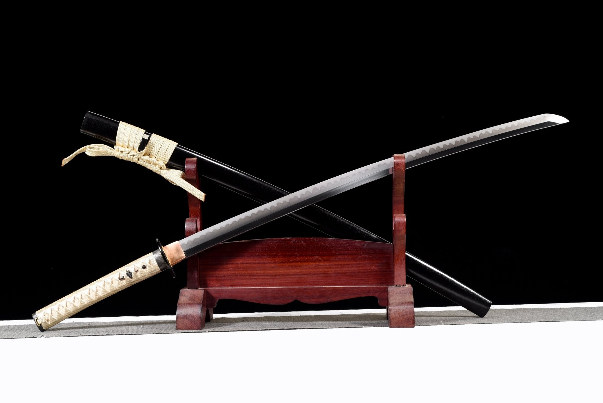 Performance Katana Golden Horizon High Carbon Clay Tempered Black Saya 金霞 | KatanaSwordArt Katana For Sale 2025