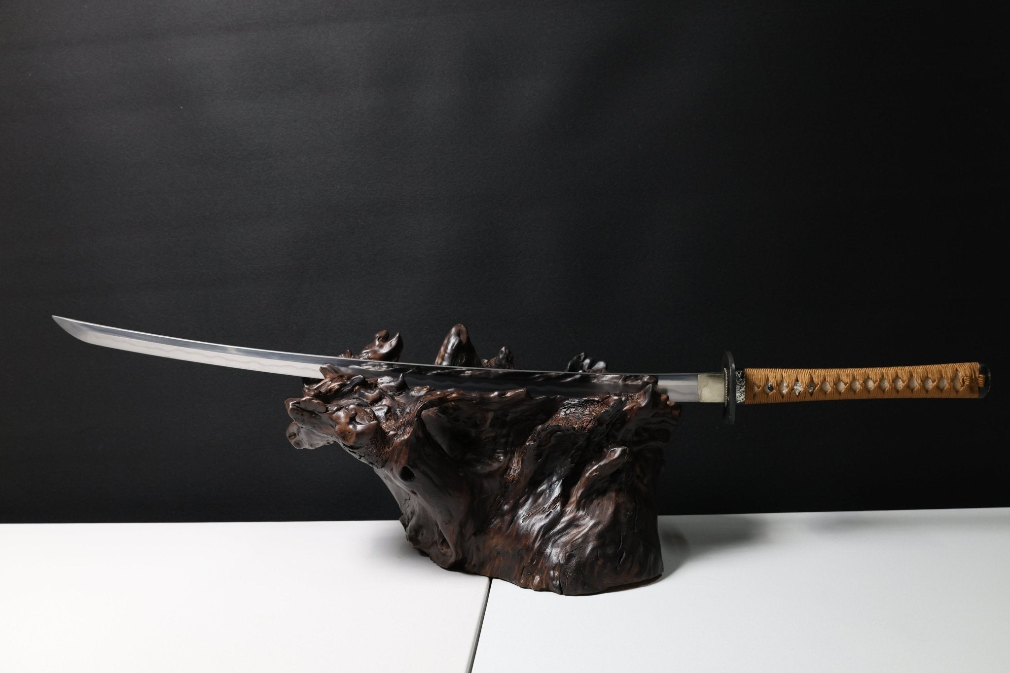 Special Price Collectable Katana Silver Lion Sanmai Steel Clay Tempered Gold Saya | KatanaSwordArt Katana For Sale 2026