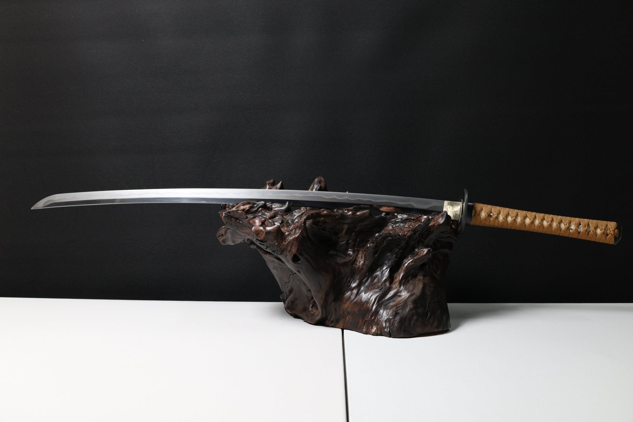 Special Price Collectable Katana Silver Lion Sanmai Steel Clay Tempered Gold Saya | KatanaSwordArt Katana For Sale 2026