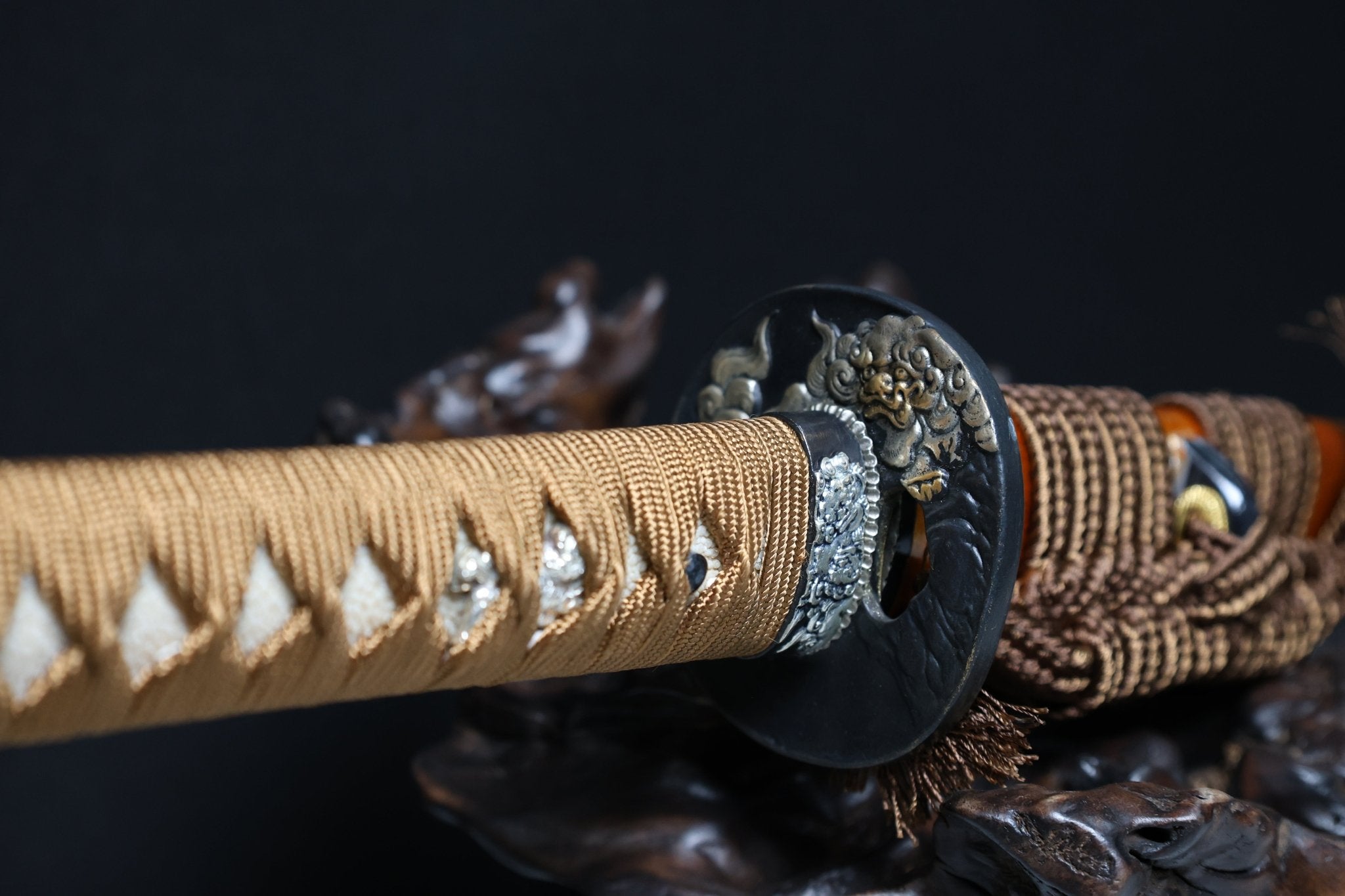 Special Price Collectable Katana Silver Lion Sanmai Steel Clay Tempered Gold Saya | KatanaSwordArt Katana For Sale 2026