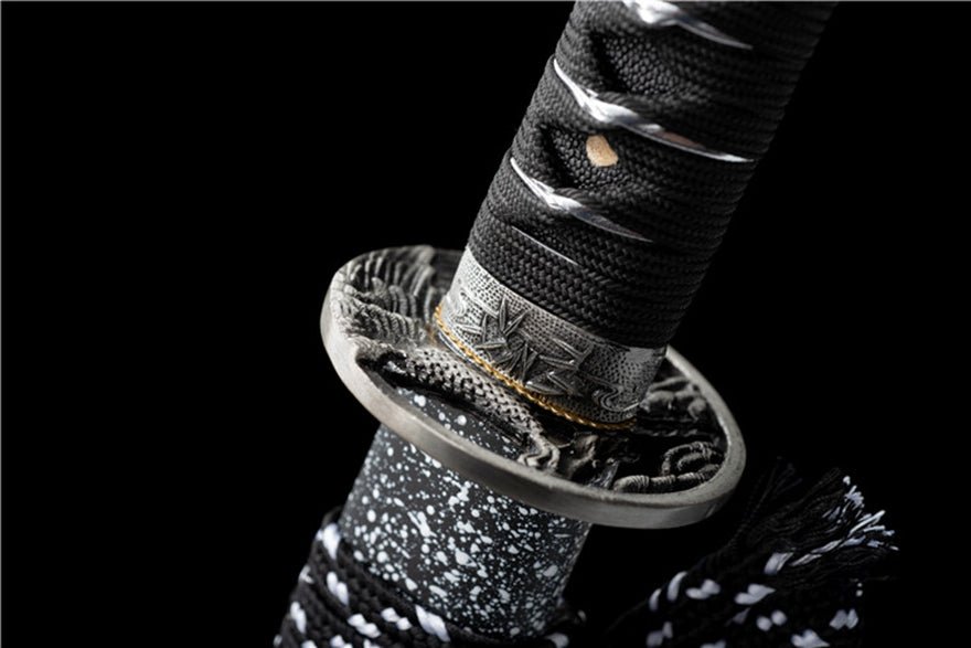 Katana Eagle Eye Damascus Folded Steel Black Blade 鷹眼 | KatanaSwordArt Katana For Sale