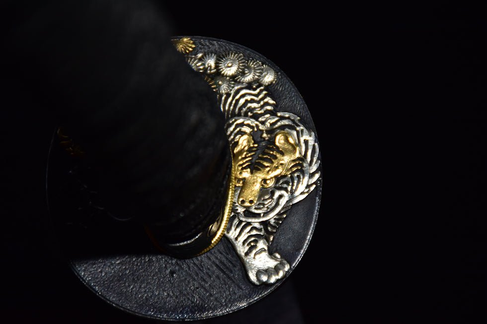 Katana Silver Tiger T10 Clay Tempered Ox Horn 銀虎 | KatanaSwordArt Katana For Sale