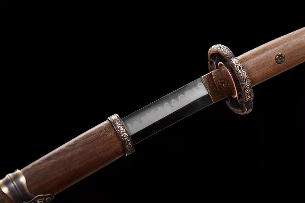 Tachi Sword Daisy T10 Clay Tempered Wood Saya 經菊 | KatanaSwordArt Katana For Sale