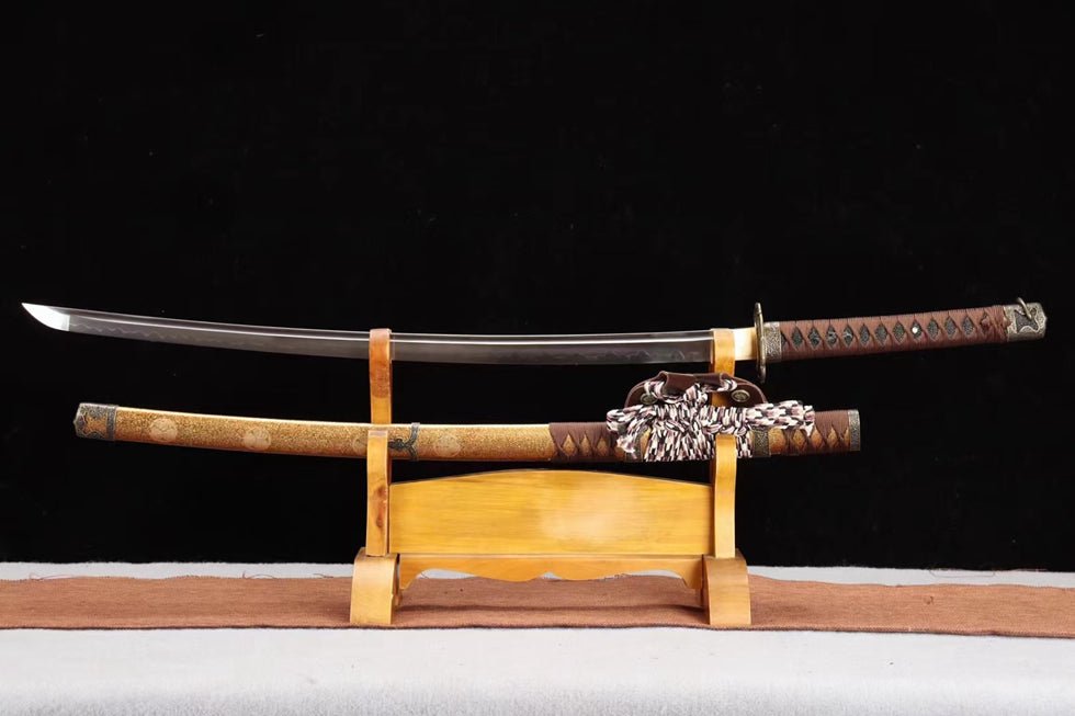Tachi Sword Xinchang T10 Clay Tempered Yellow Saya 信長 | KatanaSwordArt Katana For Sale